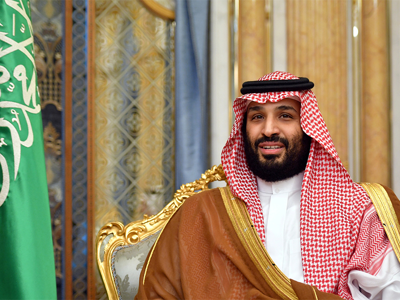ولي العهد السعودي يزيّن مكتبه بلوحة من لوحات الفنانة التشكيلية السعودية وداد الأحمدي